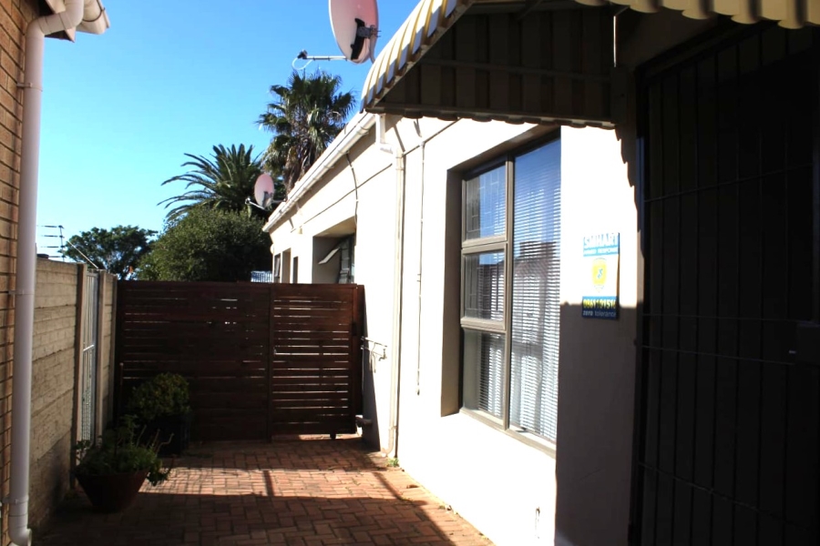 2 Bedroom Property for Sale in Jeffreys Bay Central Eastern Cape